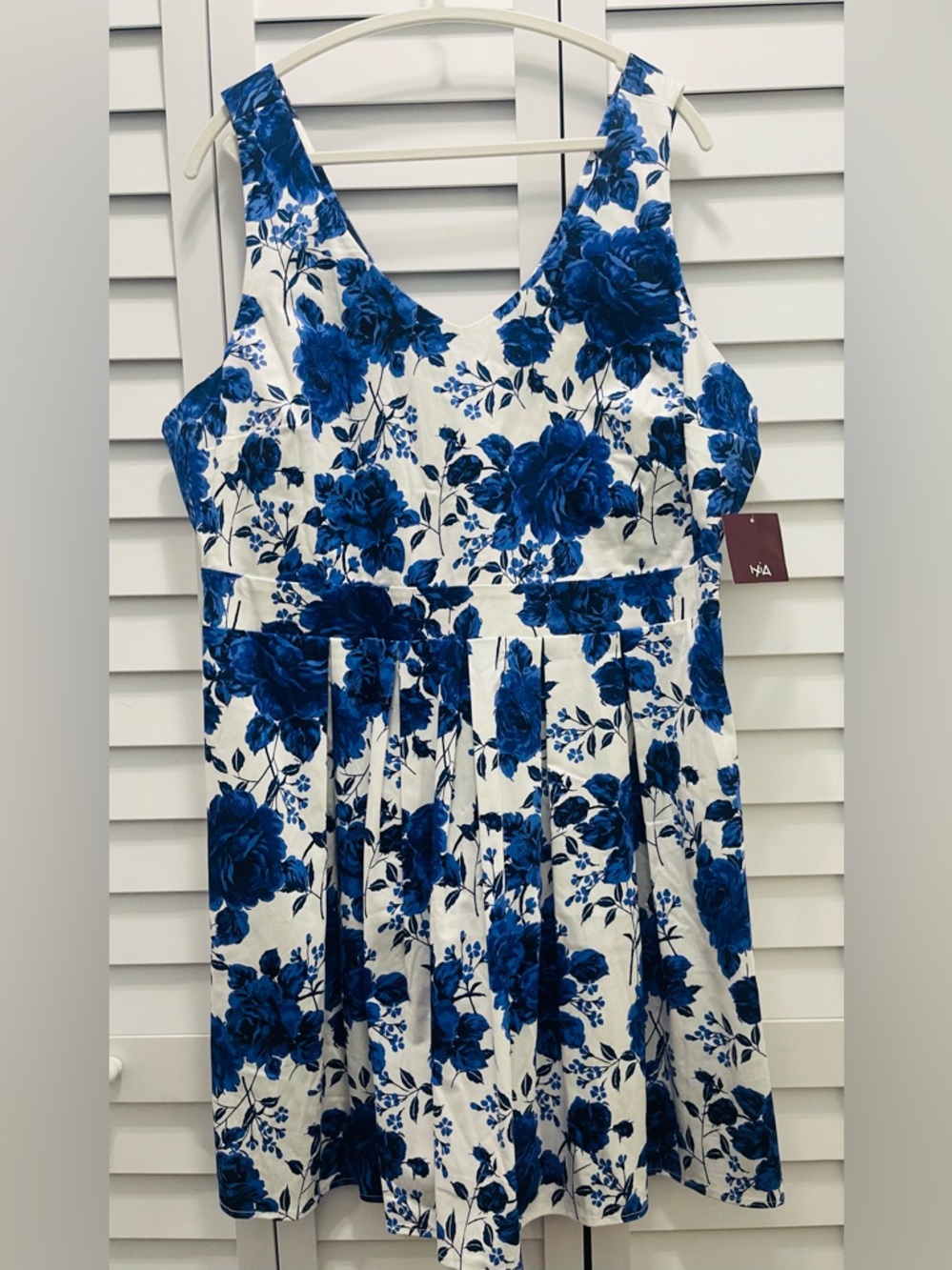 Ixia Floral Blue & White Sleeveless NWT Size 2X